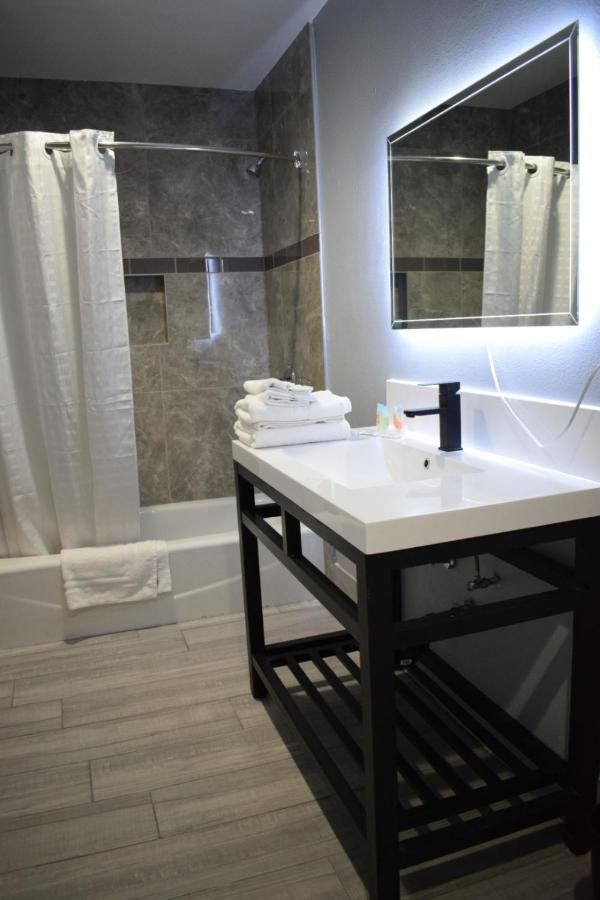 Willow Tree Inn & Suites لوس أنجلوس المظهر الخارجي الصورة