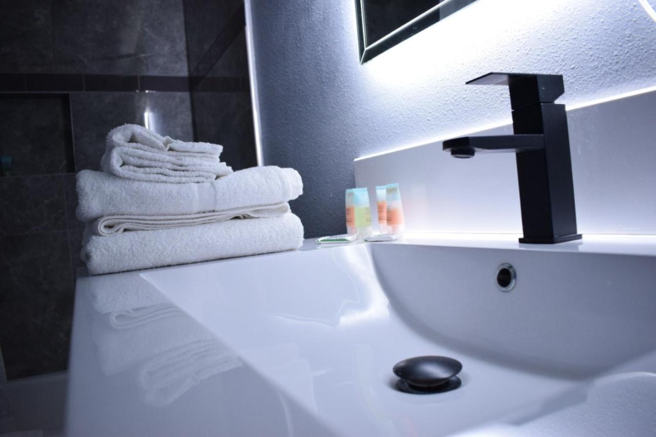 Willow Tree Inn & Suites لوس أنجلوس المظهر الخارجي الصورة