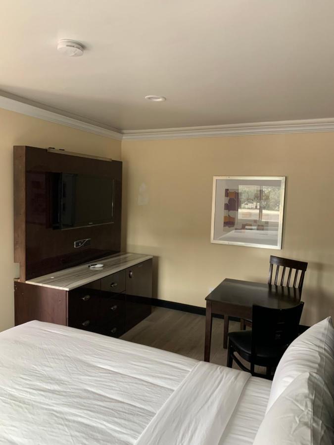 Willow Tree Inn & Suites لوس أنجلوس المظهر الخارجي الصورة